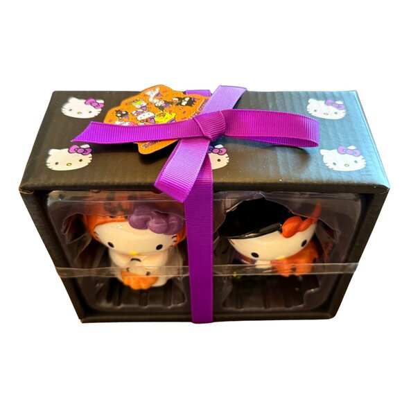 Hello Kitty Halloween Trick Treat Collectible Salt Pepper Shaker Set: New In Box - Picture 7 of 10